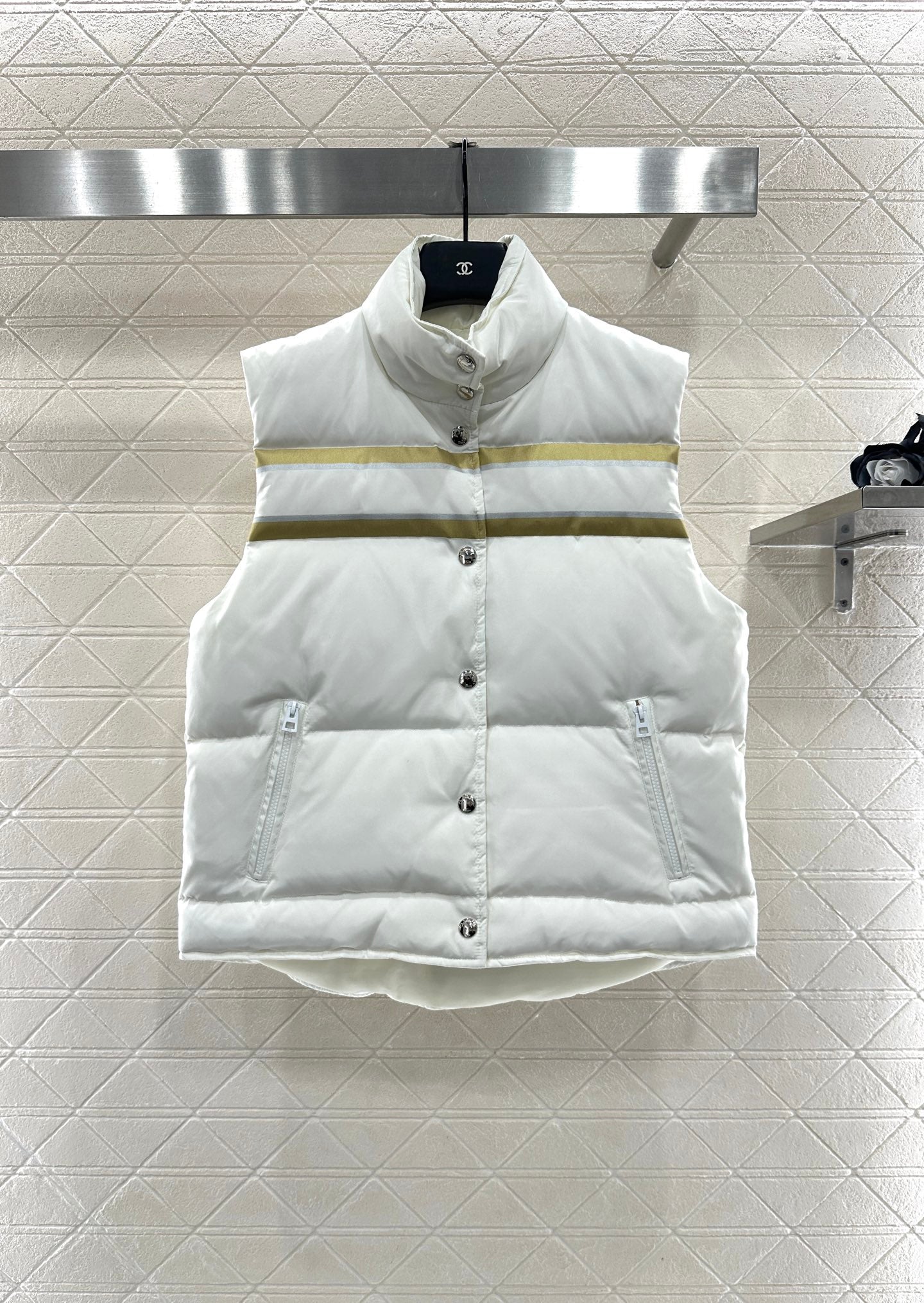 Stand-up collar five-pointed star down vest