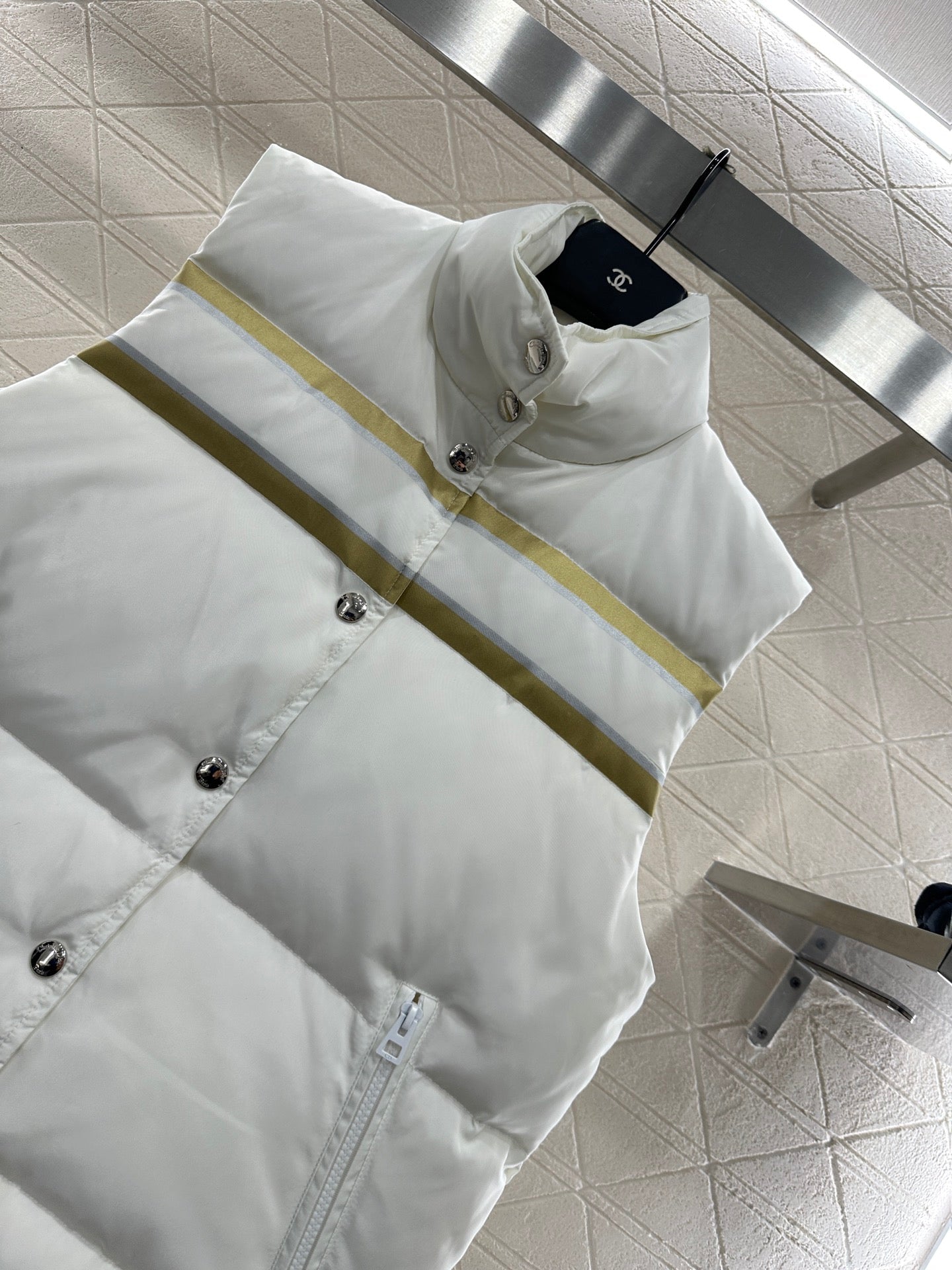 Stand-up collar five-pointed star down vest