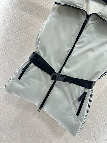 Lapel belt down vest