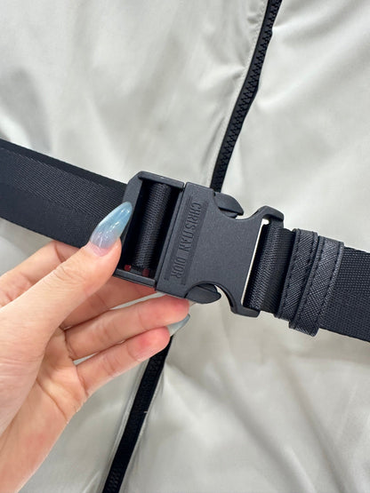 Lapel belt down vest