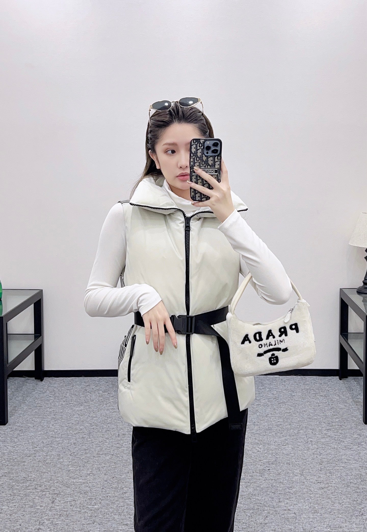 Lapel belt down vest