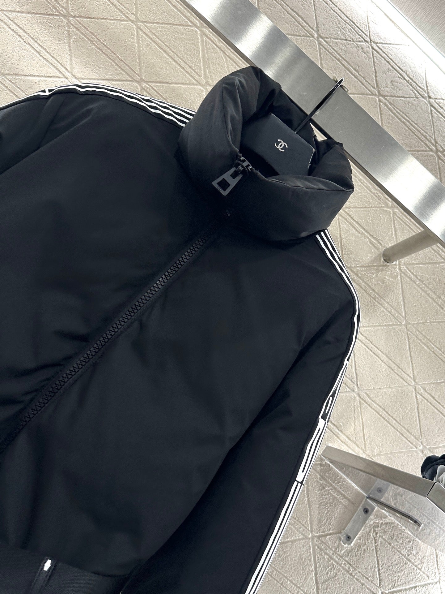 Lapel belt down jacket