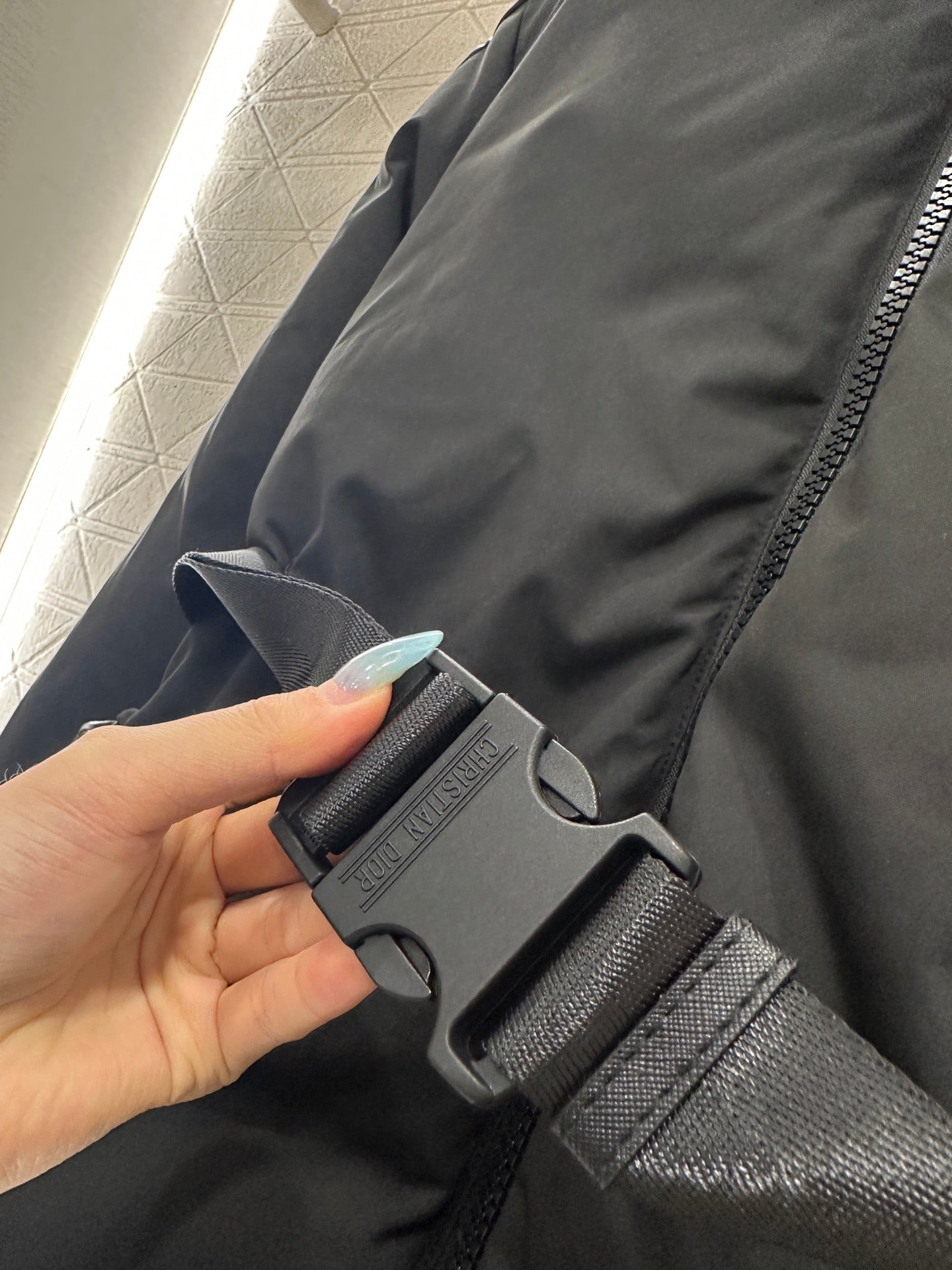 Lapel belt down jacket