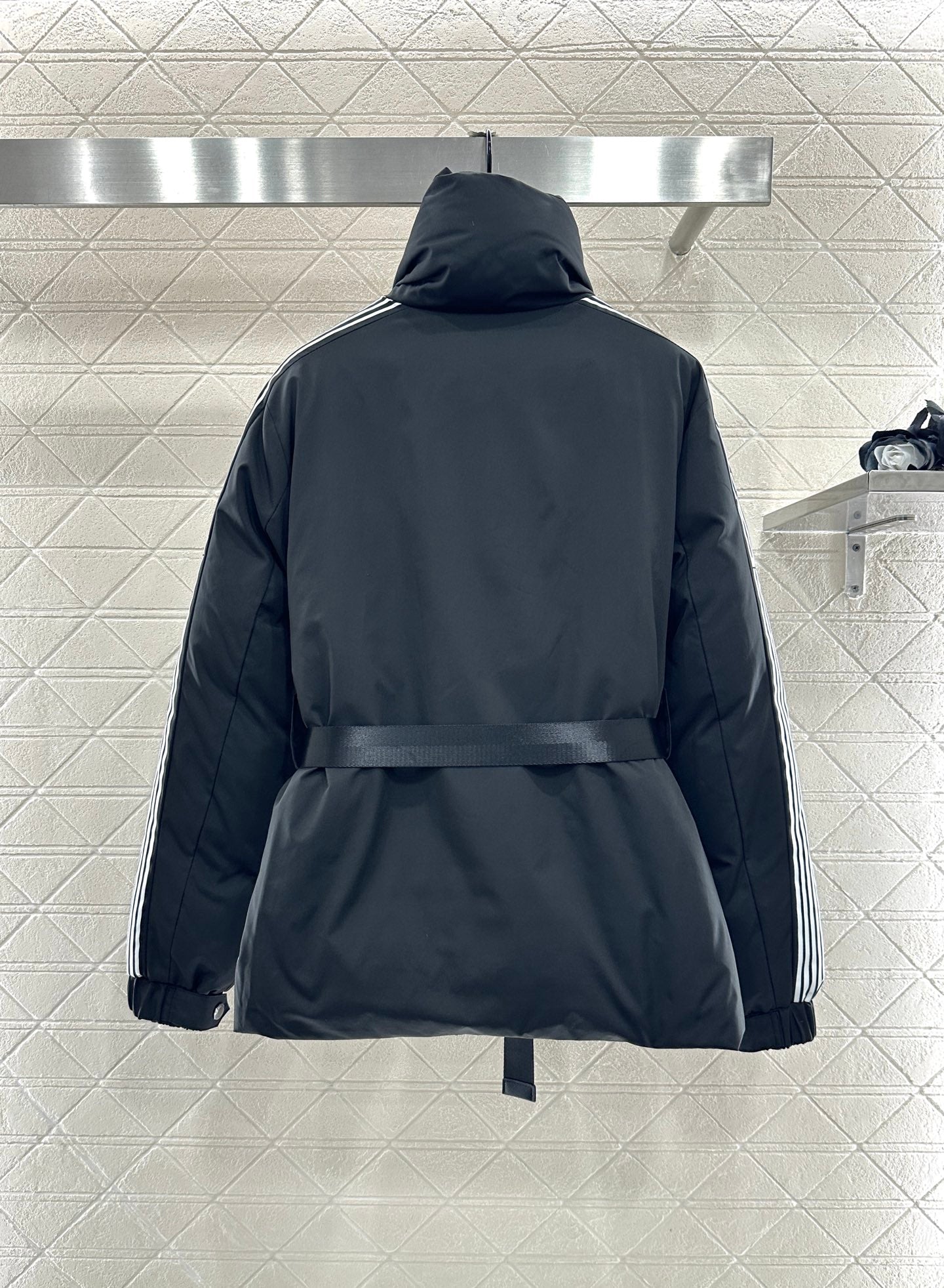 Lapel belt down jacket