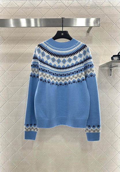 Hook flower round neck wool sweater