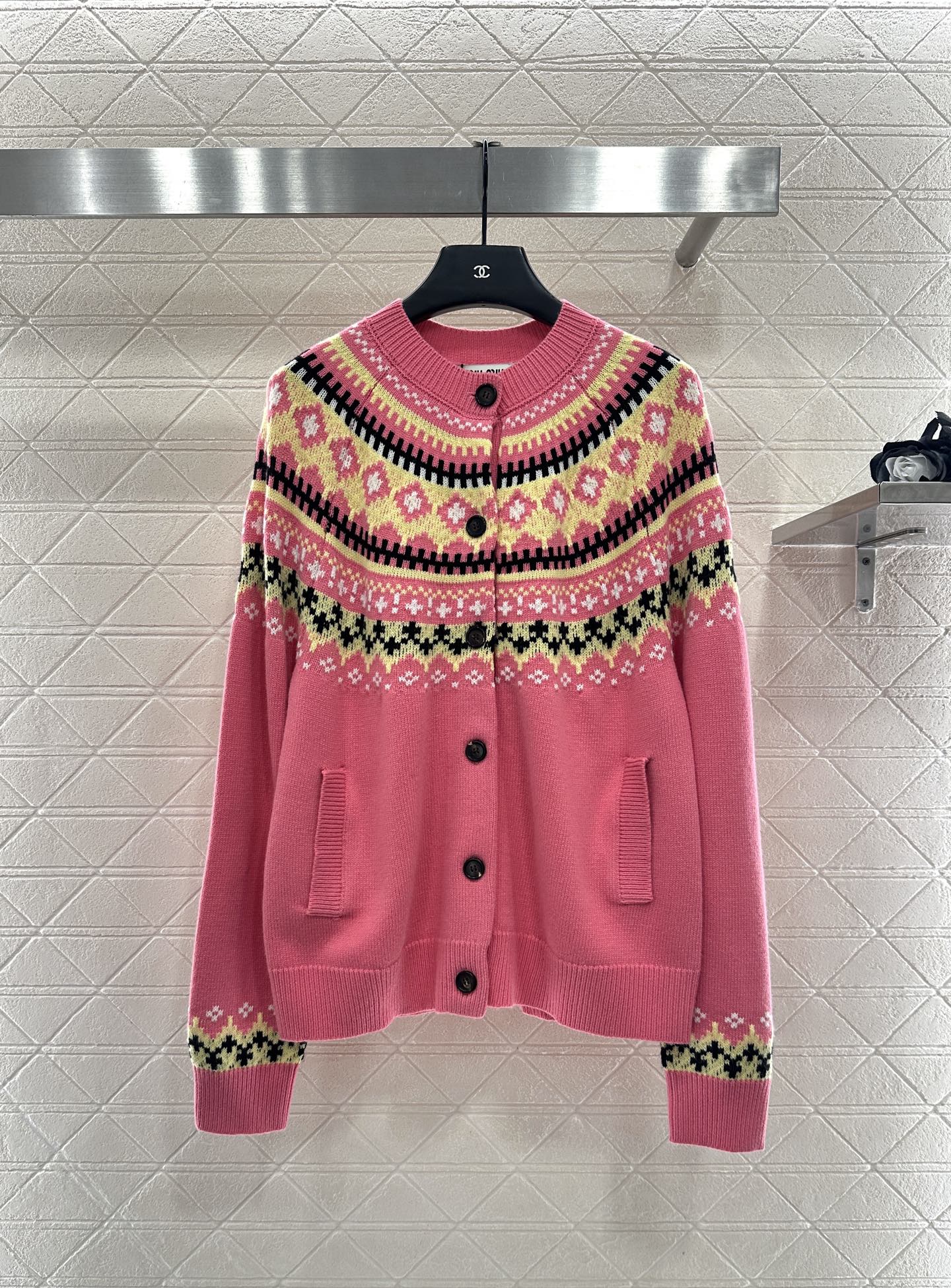 Hook flower round neck wool sweater