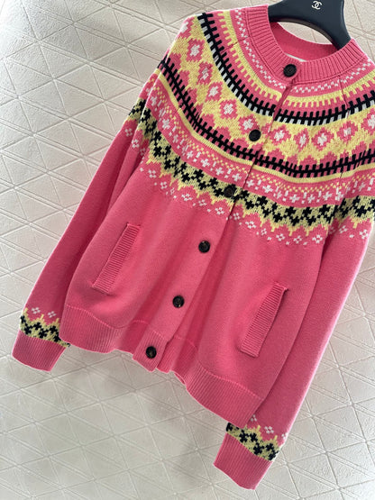 Hook flower round neck wool sweater