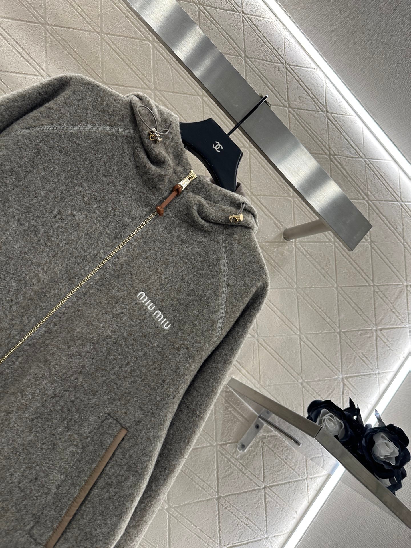 Hooded drawstring lambhair zipper jacket