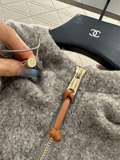 Hooded drawstring lambhair zipper jacket