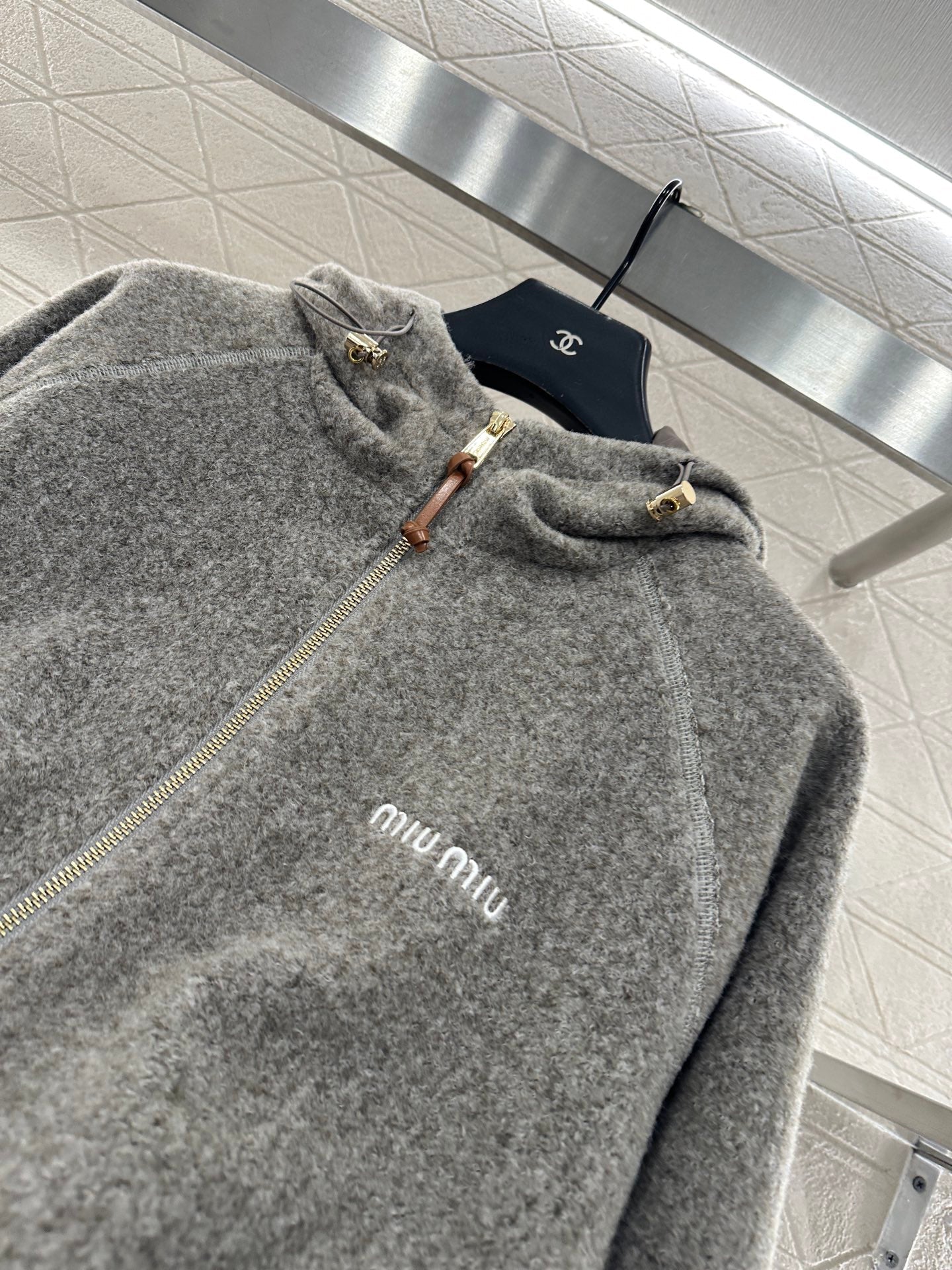 Hooded drawstring lambhair zipper jacket