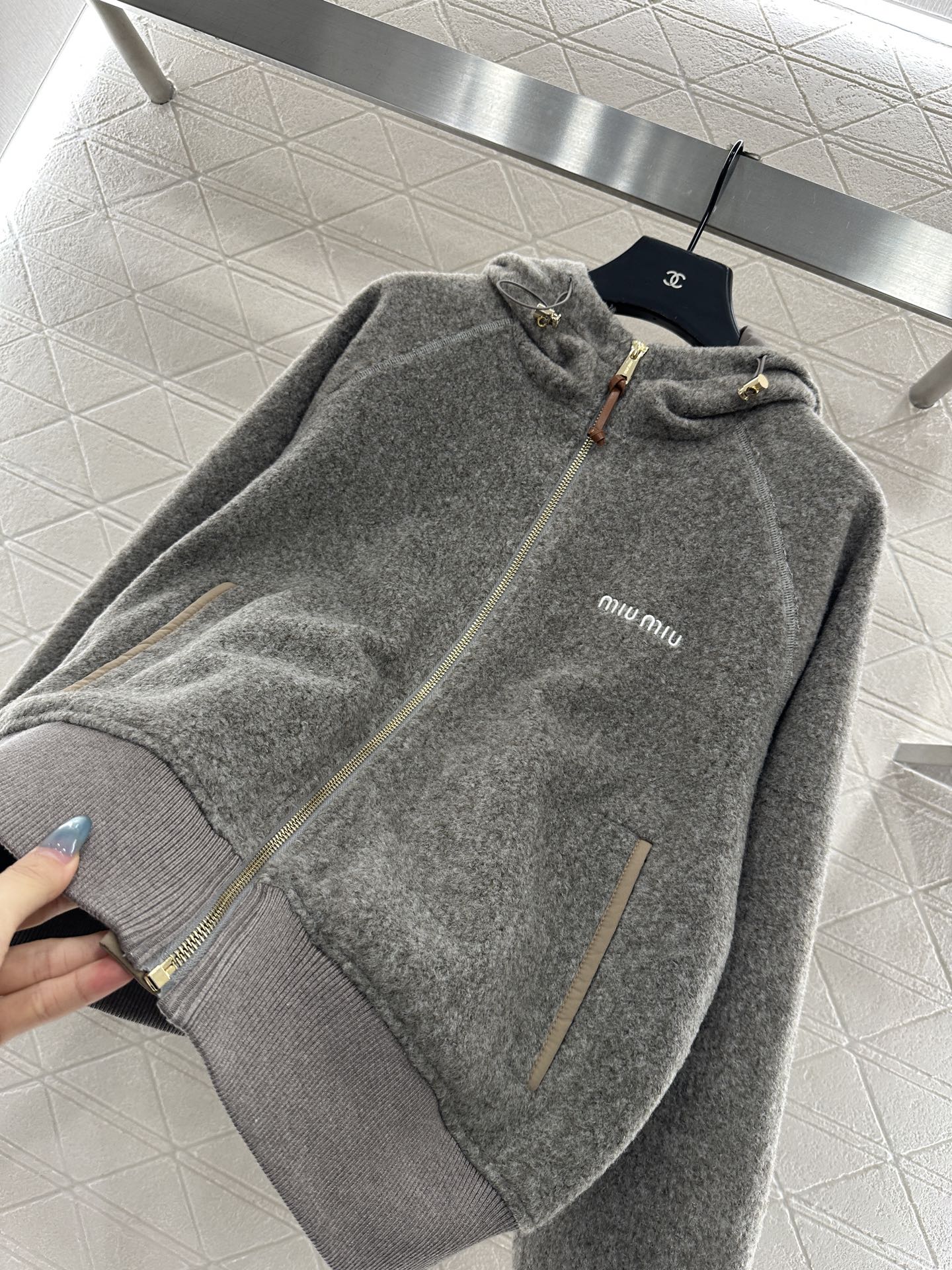 Hooded drawstring lambhair zipper jacket