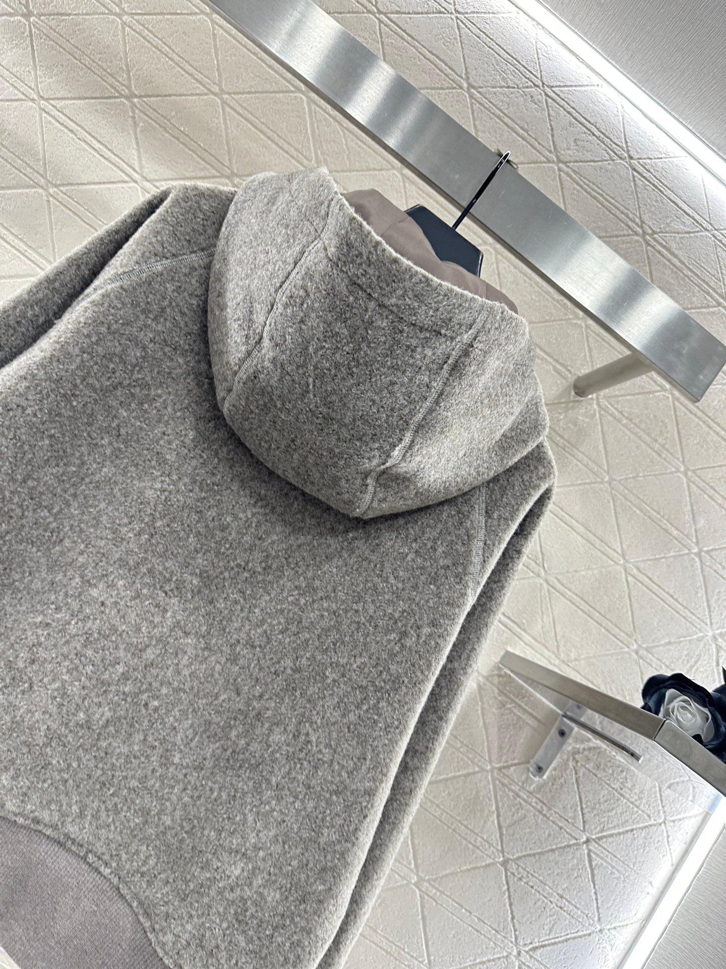 Hooded drawstring lambhair zipper jacket