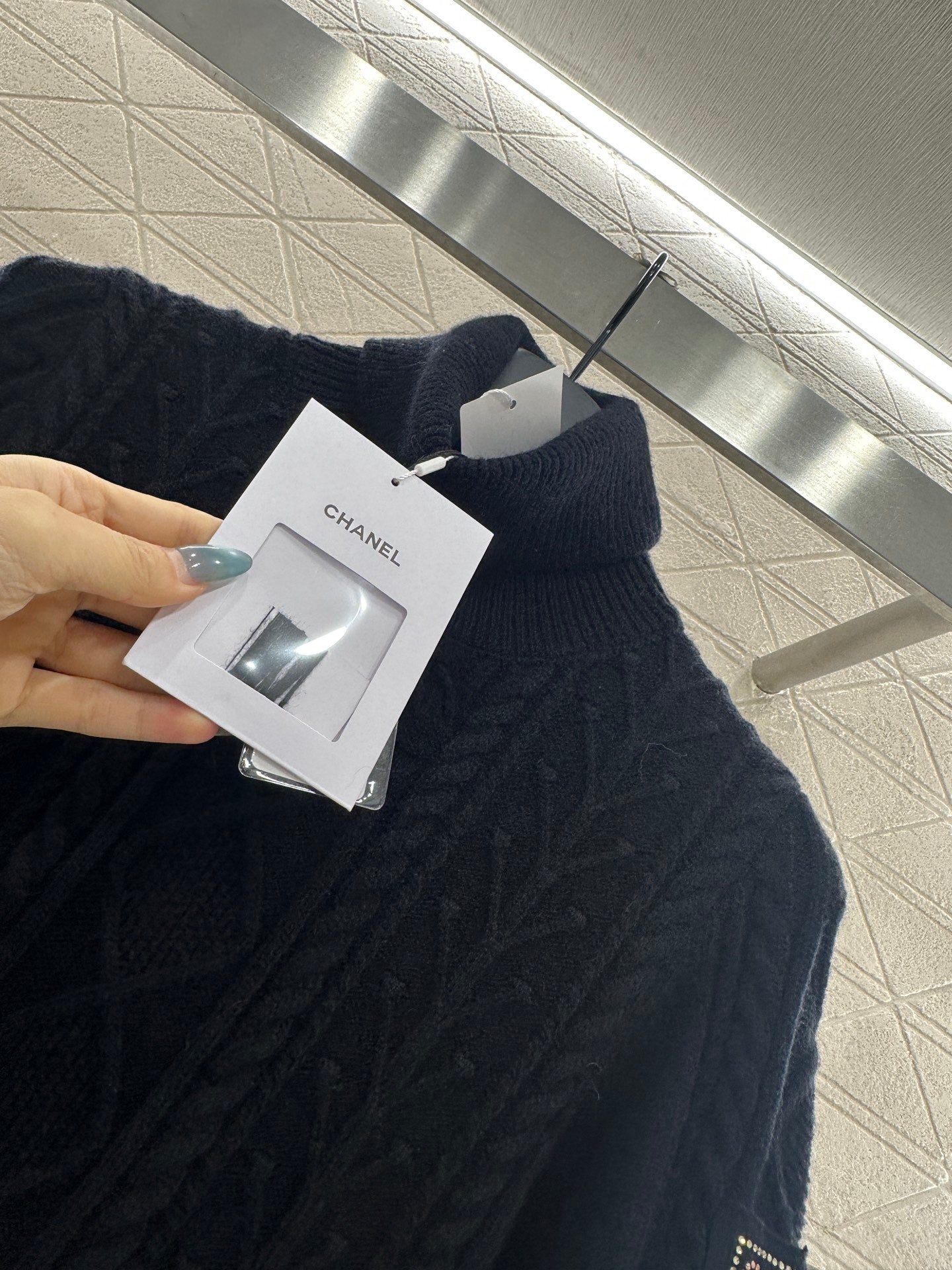 High neck sweater skiing series