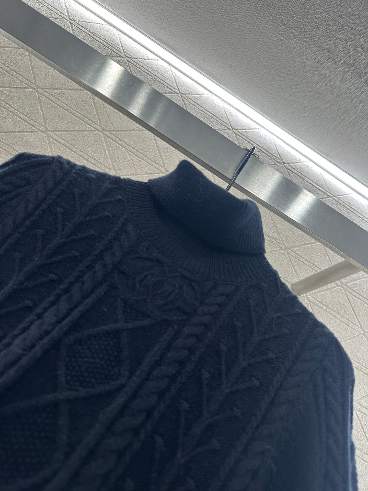 High neck sweater skiing series