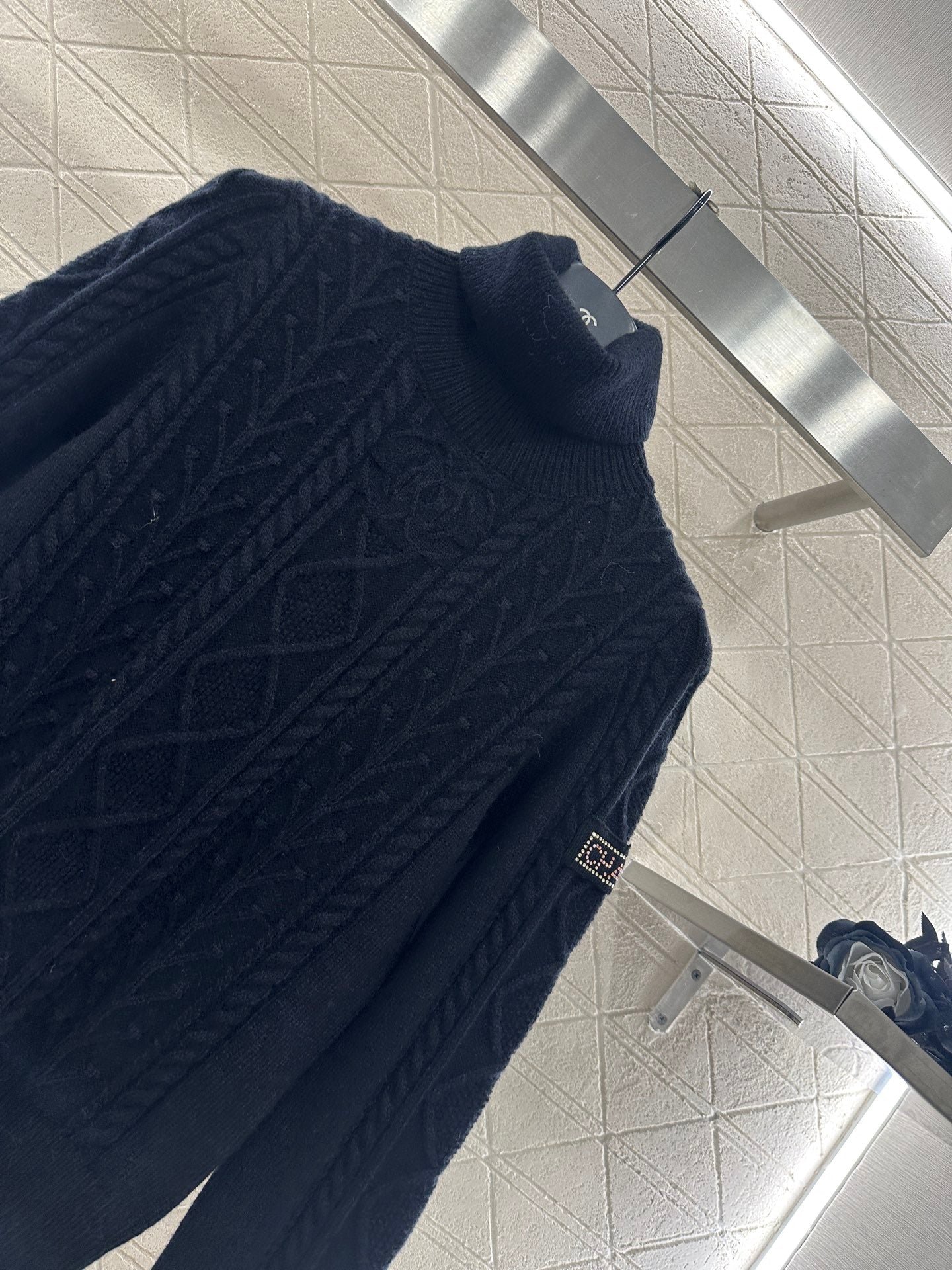 High neck sweater skiing series