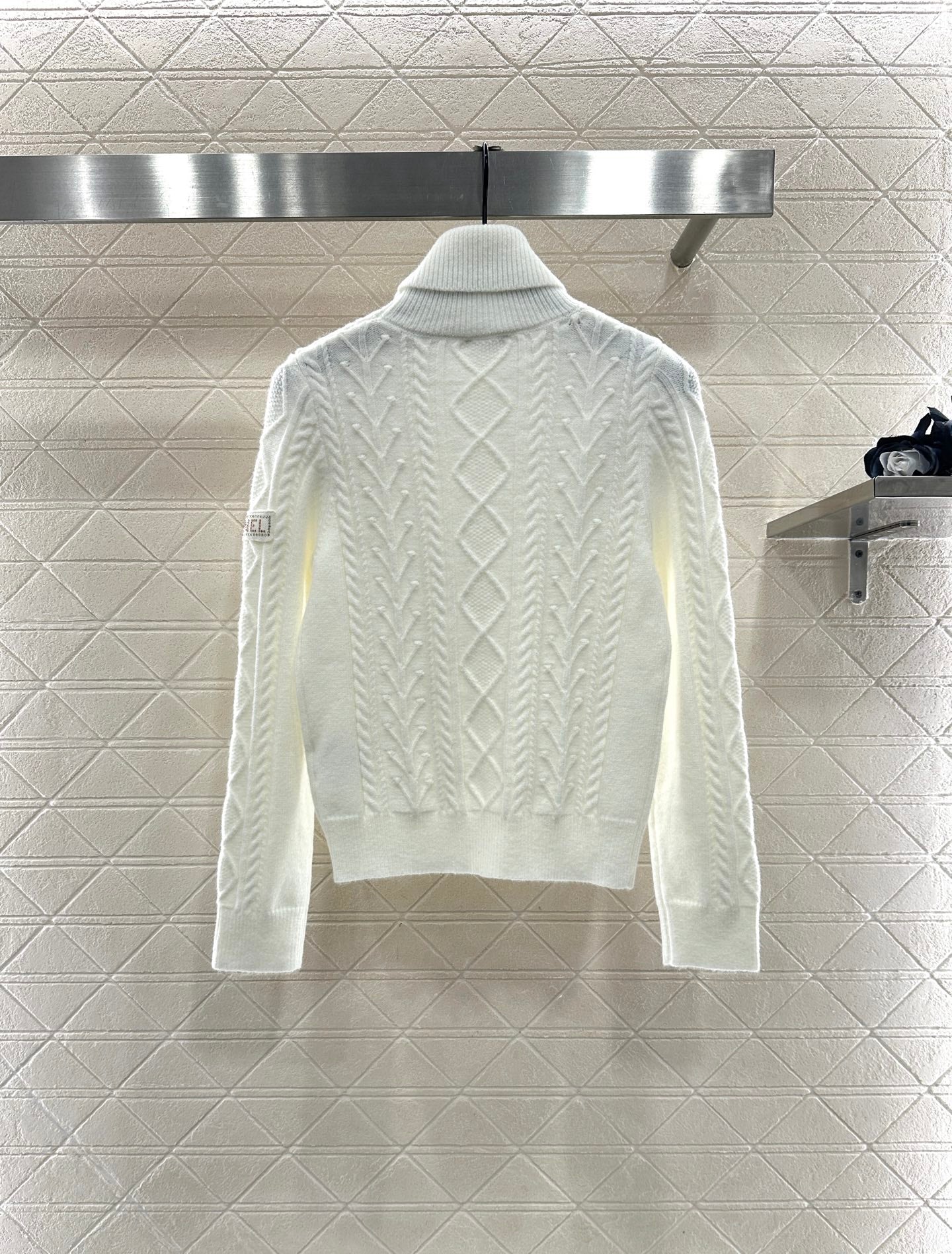 High neck sweater skiing series