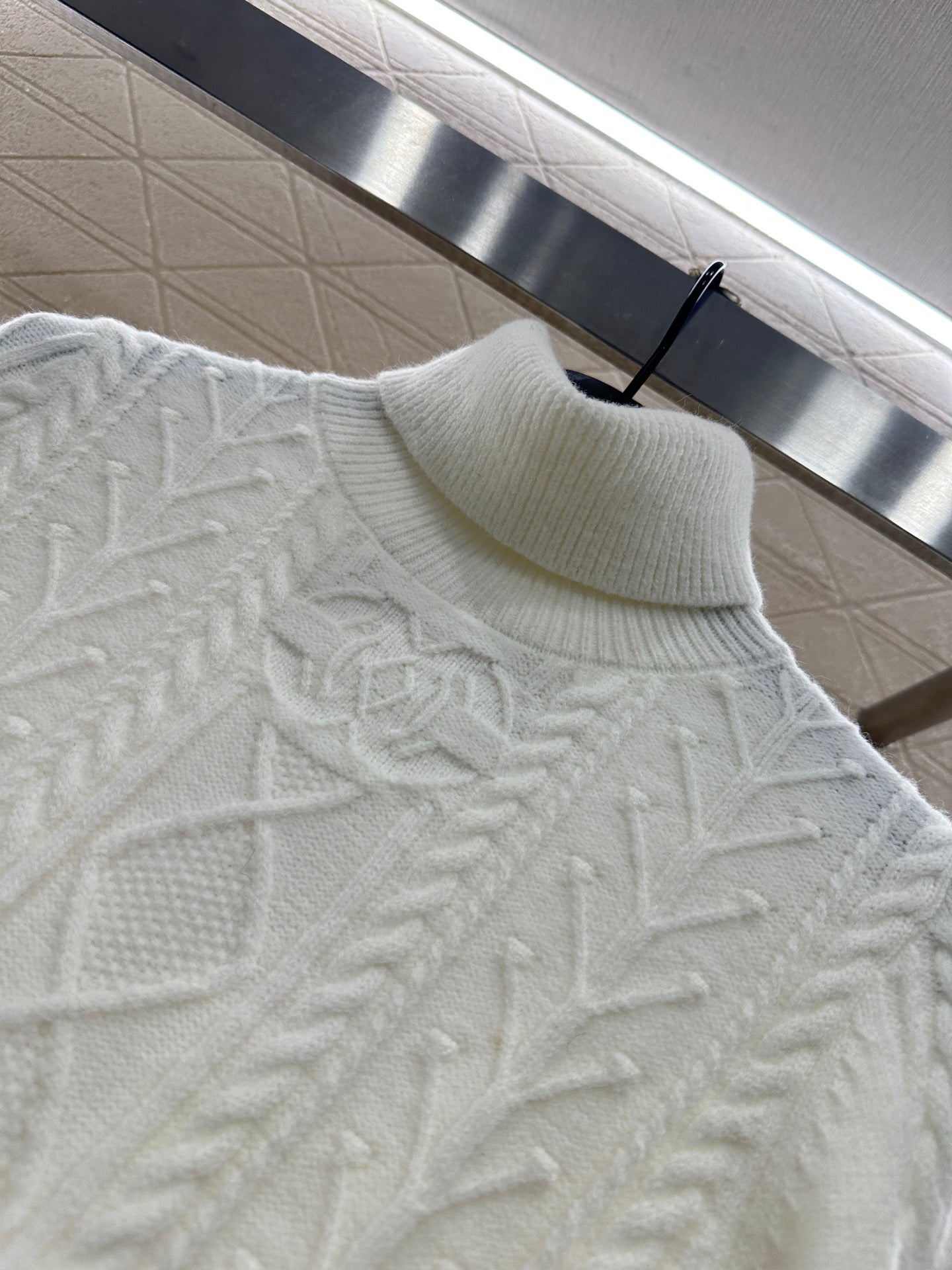 High neck sweater skiing series