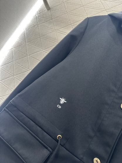 Hooded drawstring windbreaker jacket