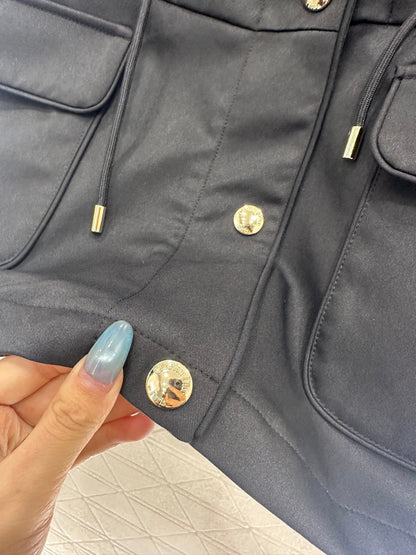 Hooded drawstring windbreaker jacket