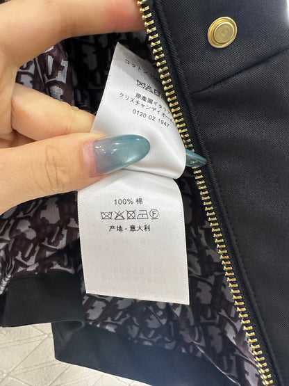 Hooded drawstring windbreaker jacket