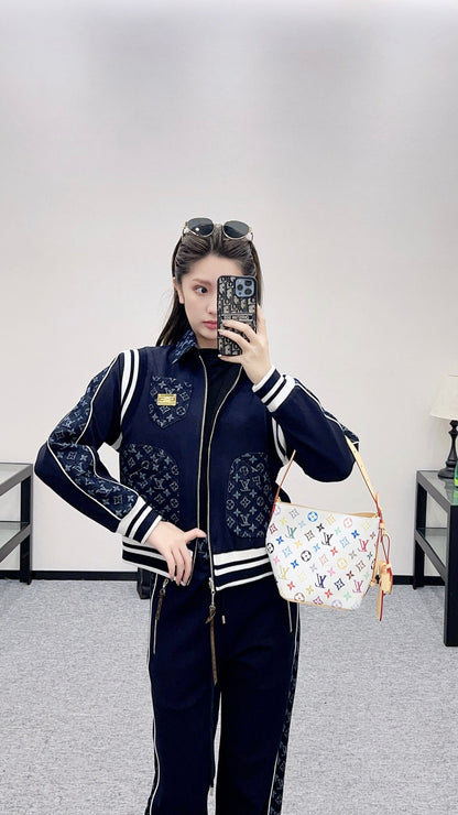 Wear a jacquard denim jacket and jacket on both sides