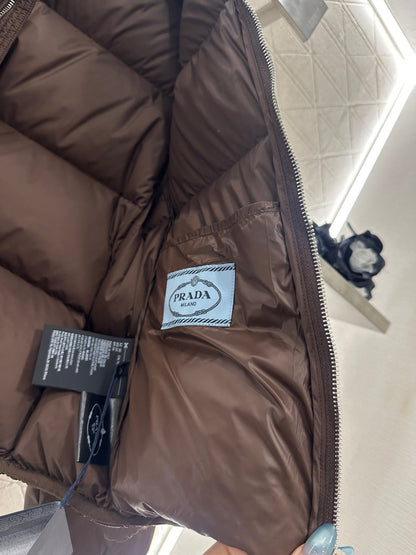 Rectangular embossed stand up collar down jacket