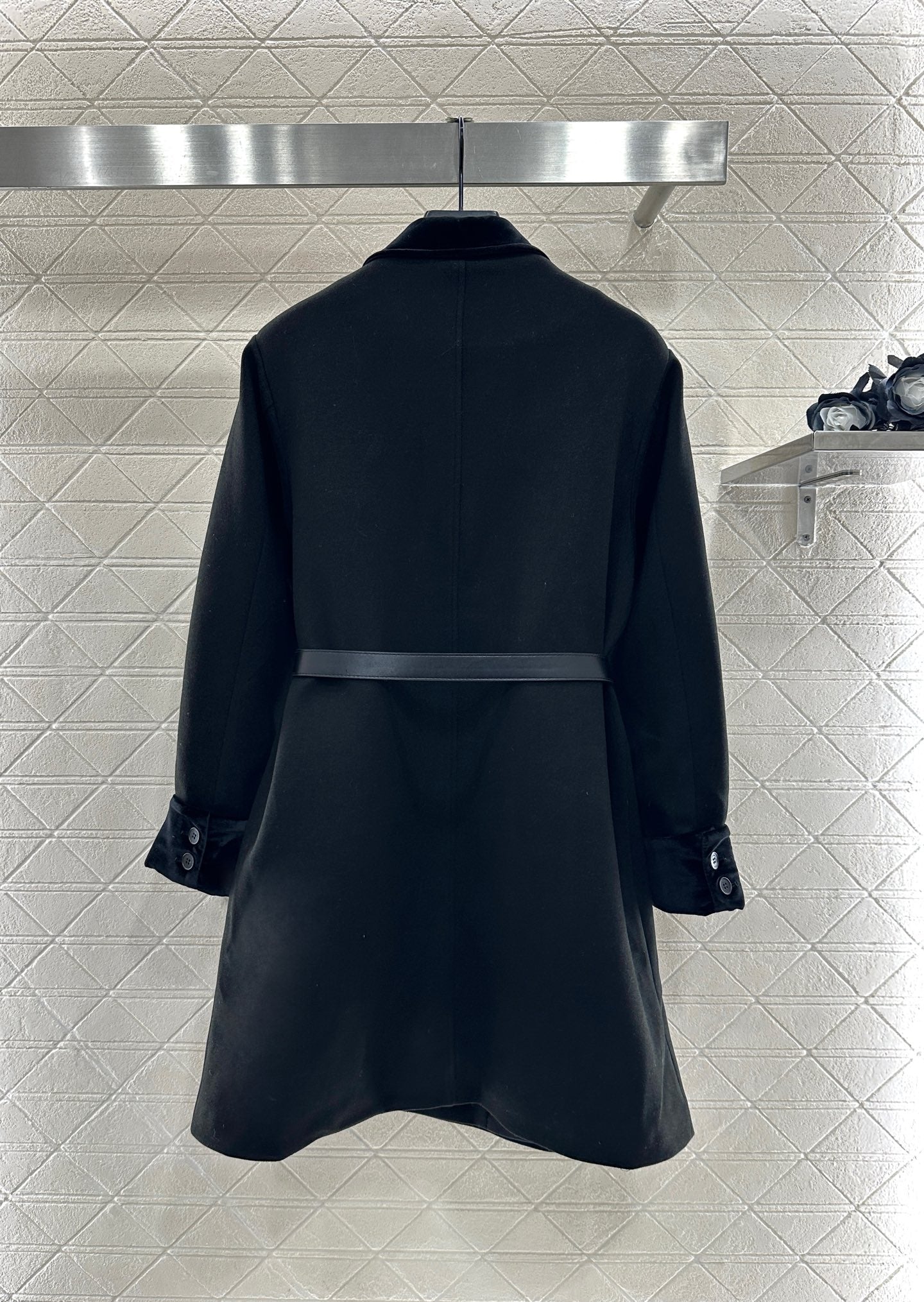 Collar waistband mid length jacket