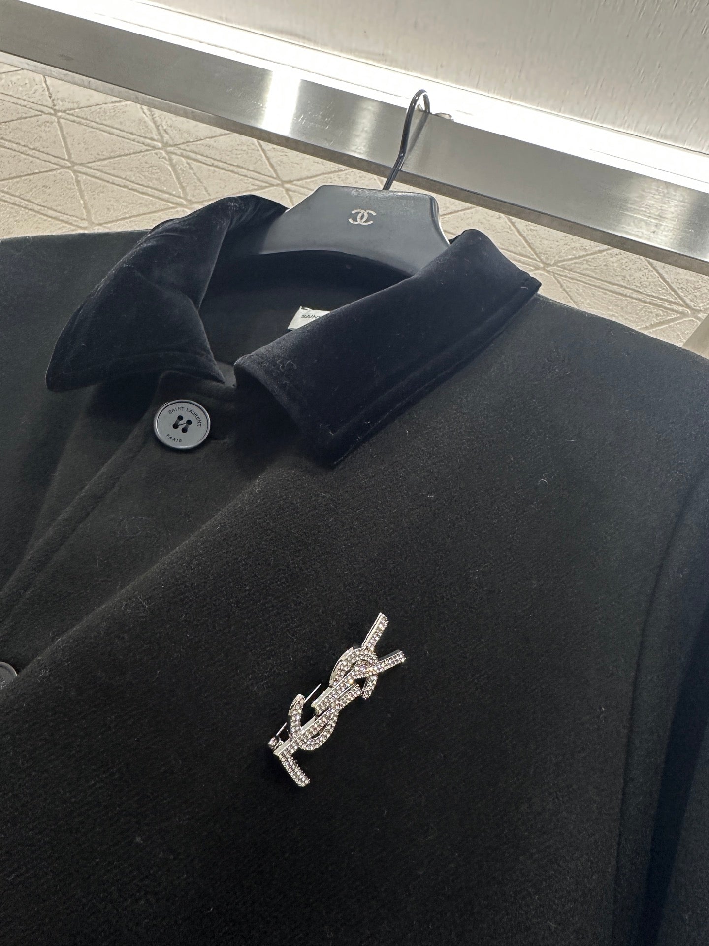 Collar waistband mid length jacket