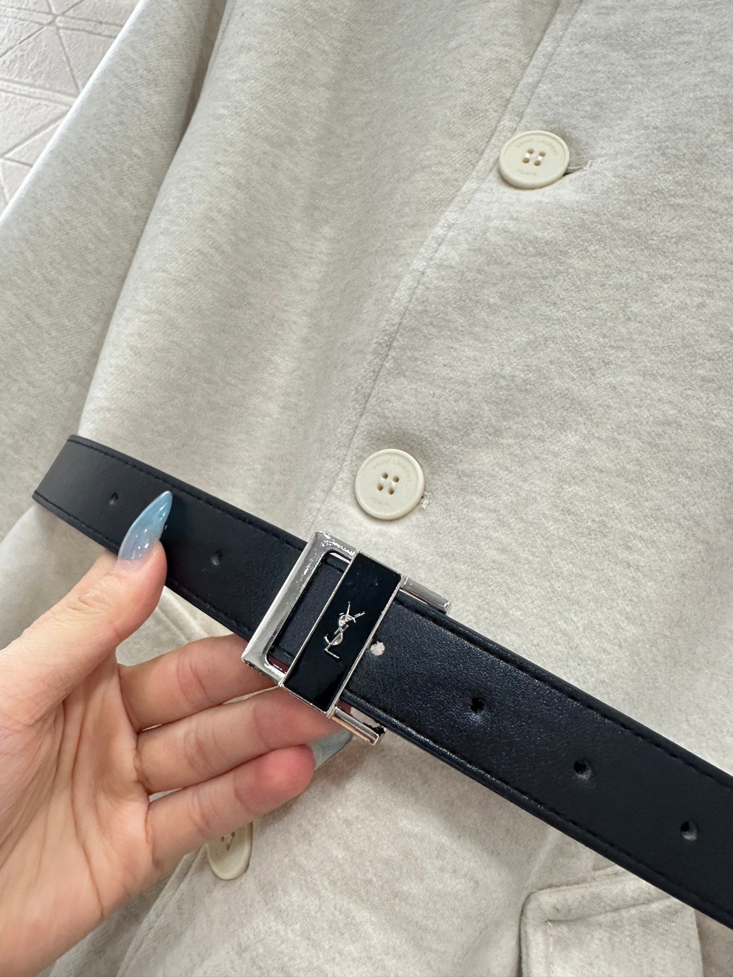 Collar waistband mid length jacket