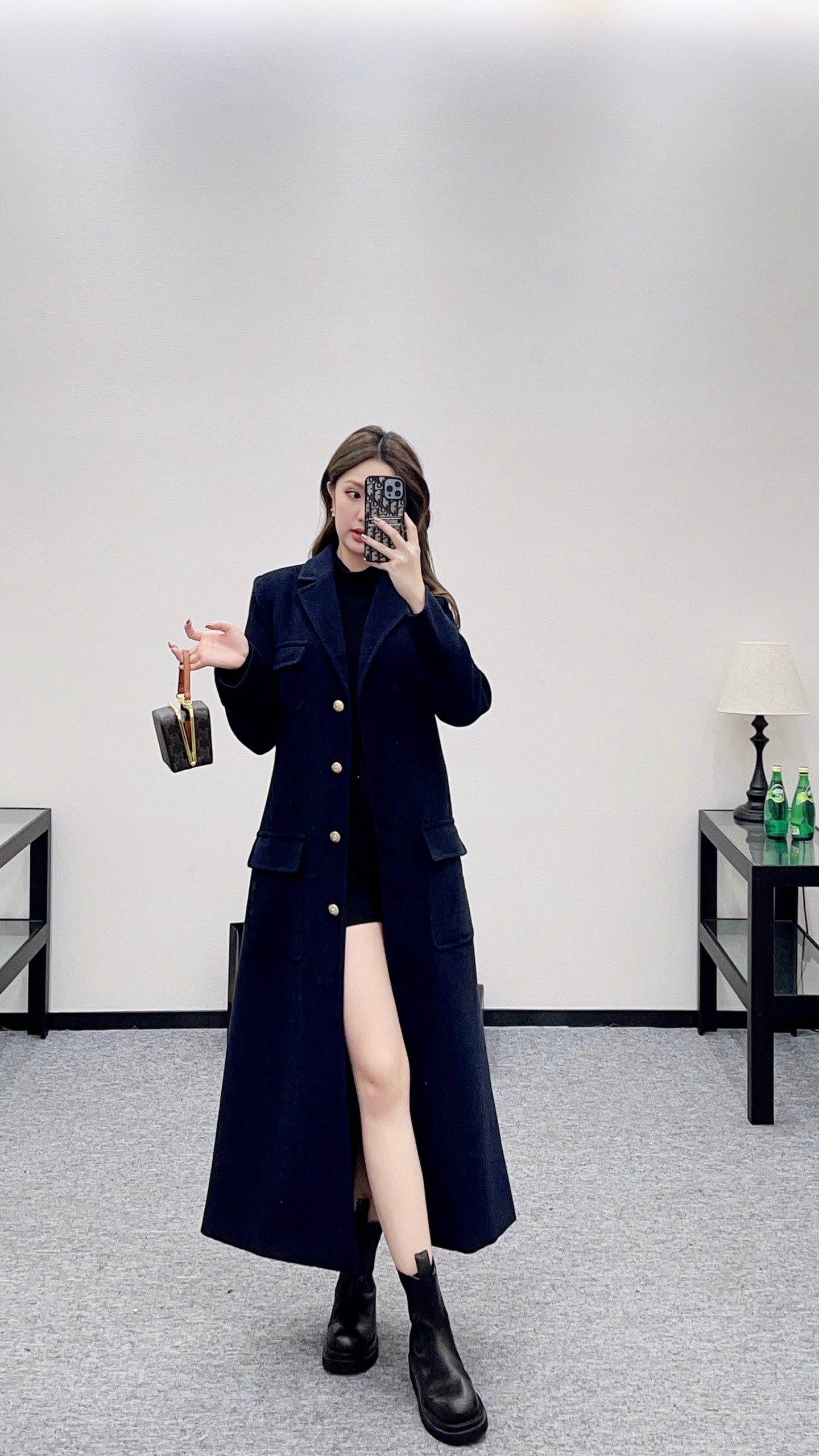 Front shoulder lapel long coat