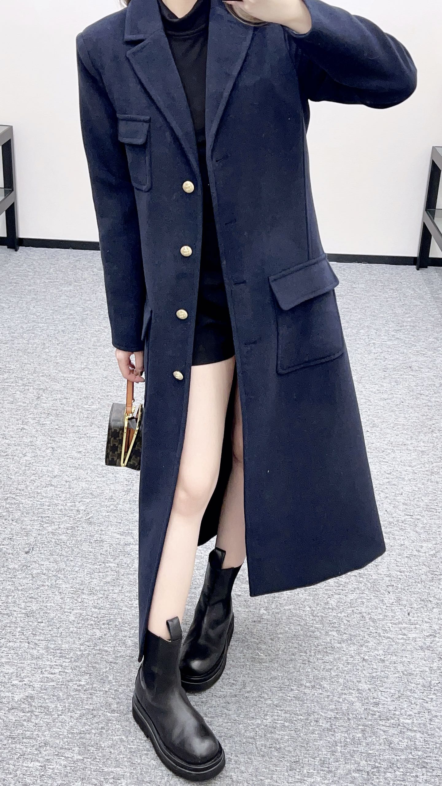 Front shoulder lapel long coat