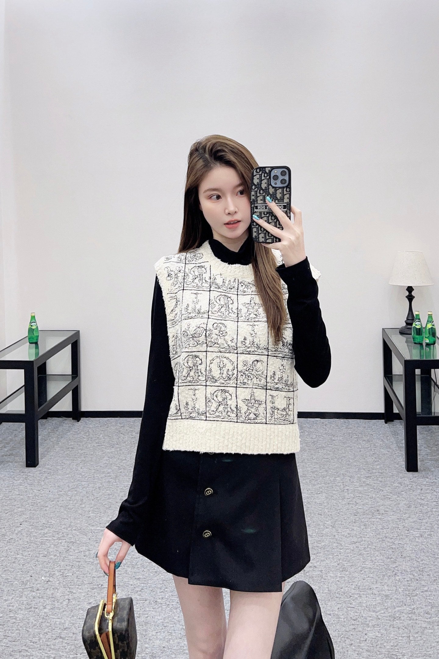 Letter jacquard knitted vest