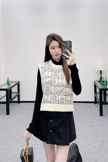 Letter jacquard knitted vest