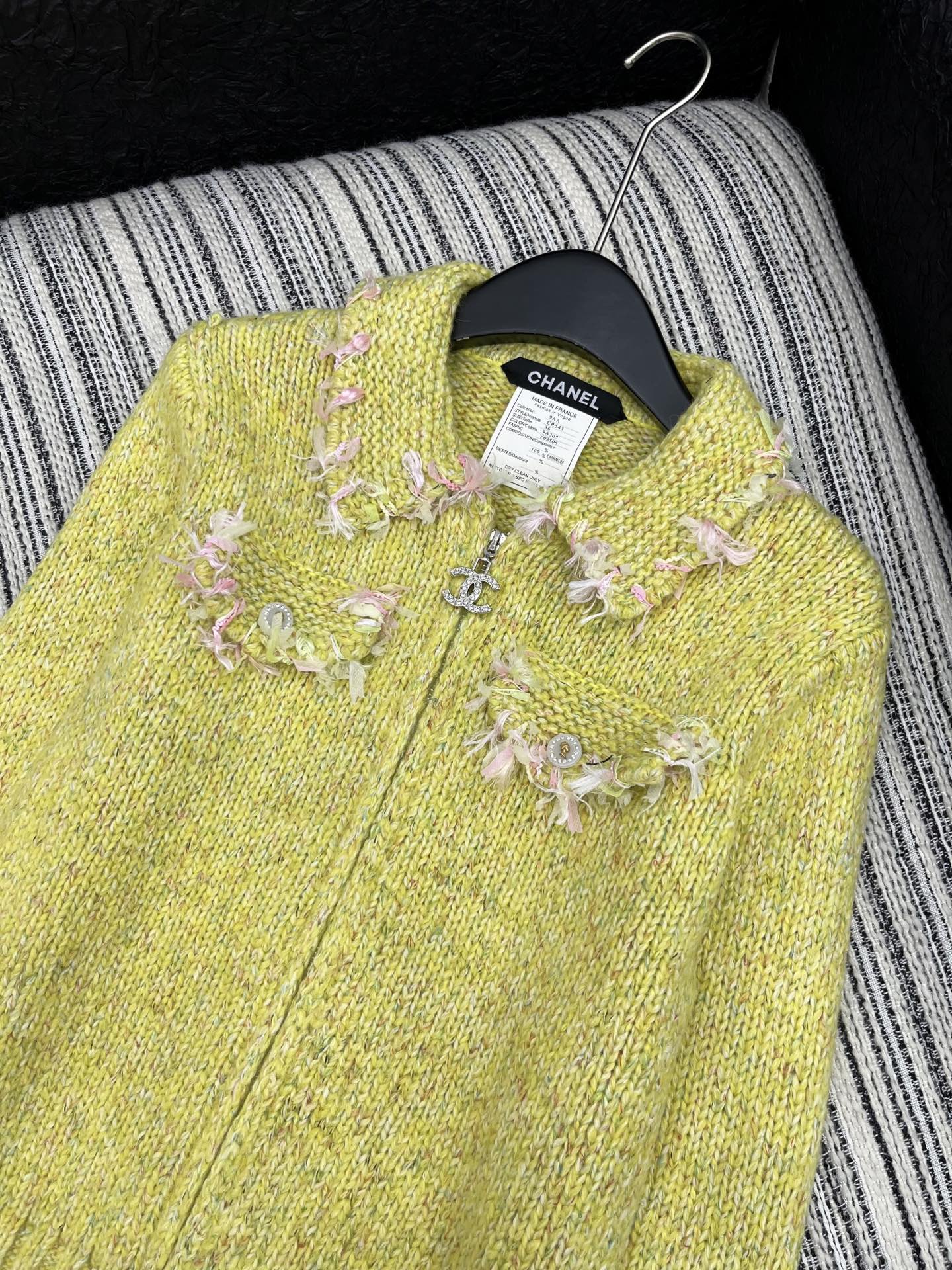 Vintage Zippered Lace-Trimmed Jacket (Brown/Yellow/Pink)