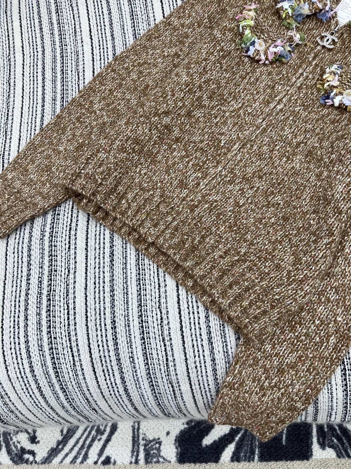 Vintage Zippered Lace-Trimmed Jacket (Brown/Yellow/Pink)