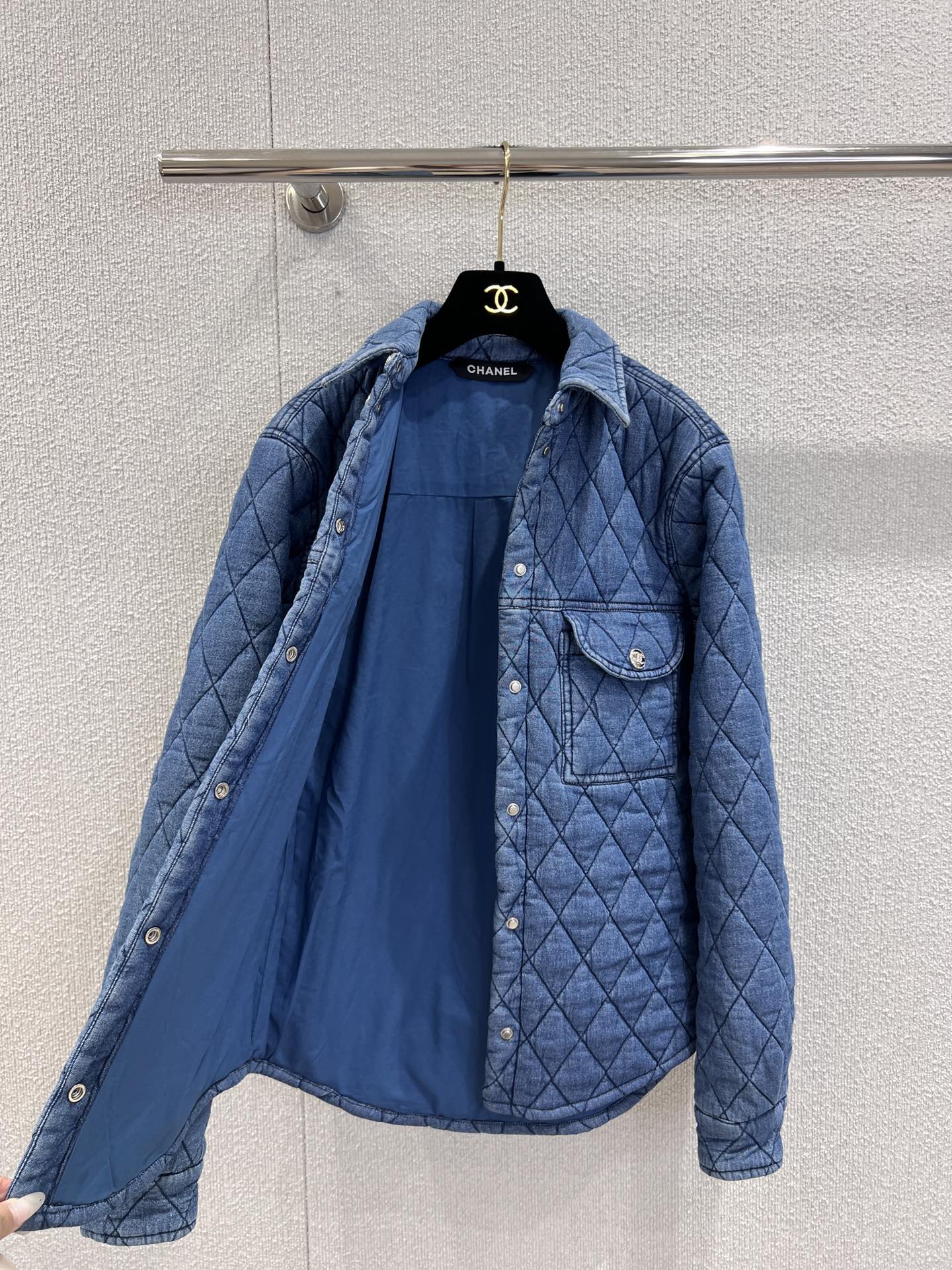 Diamond-patterned quilted denim shirt jacket