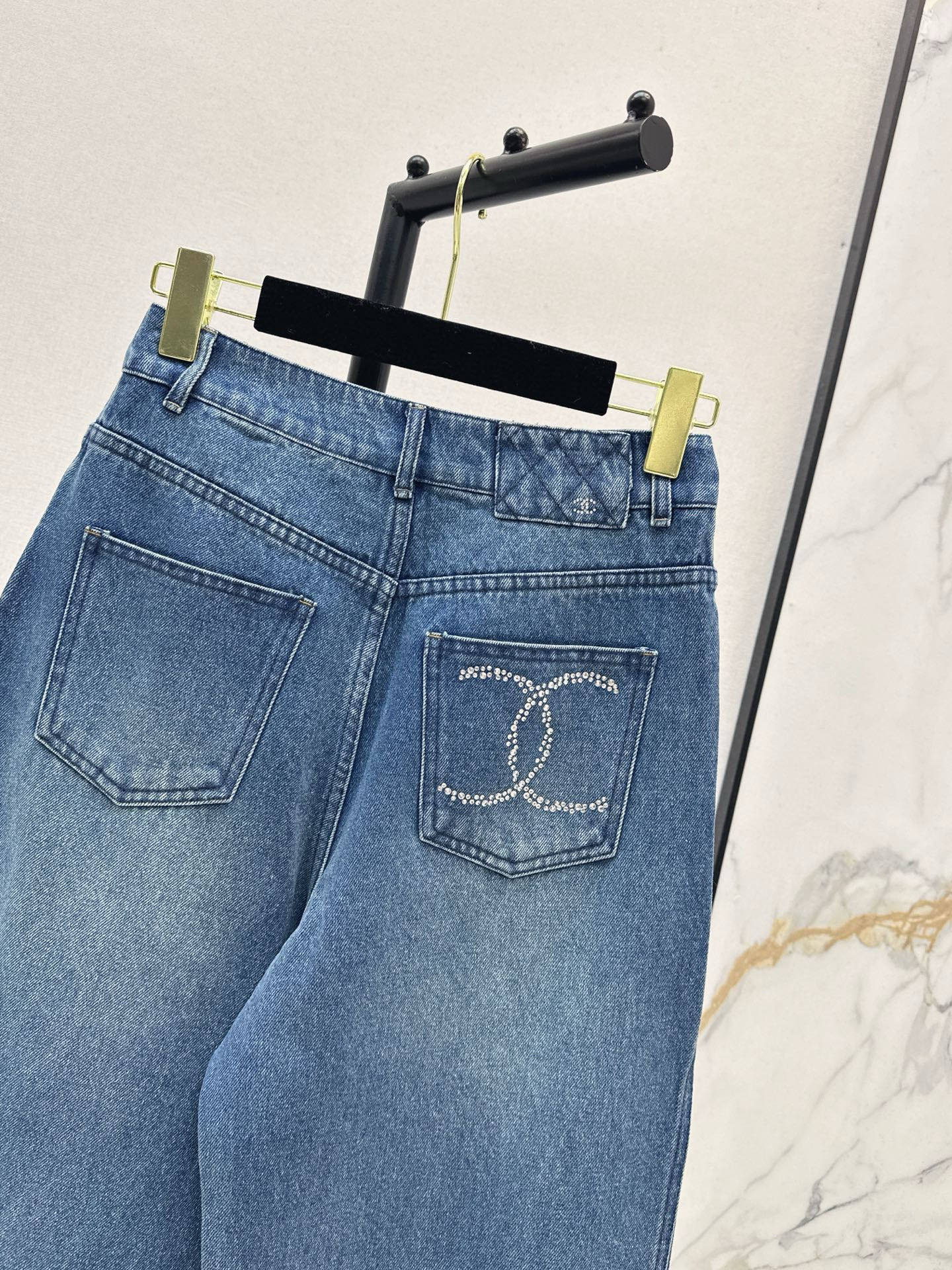 Hot-fix rhinestone jeans