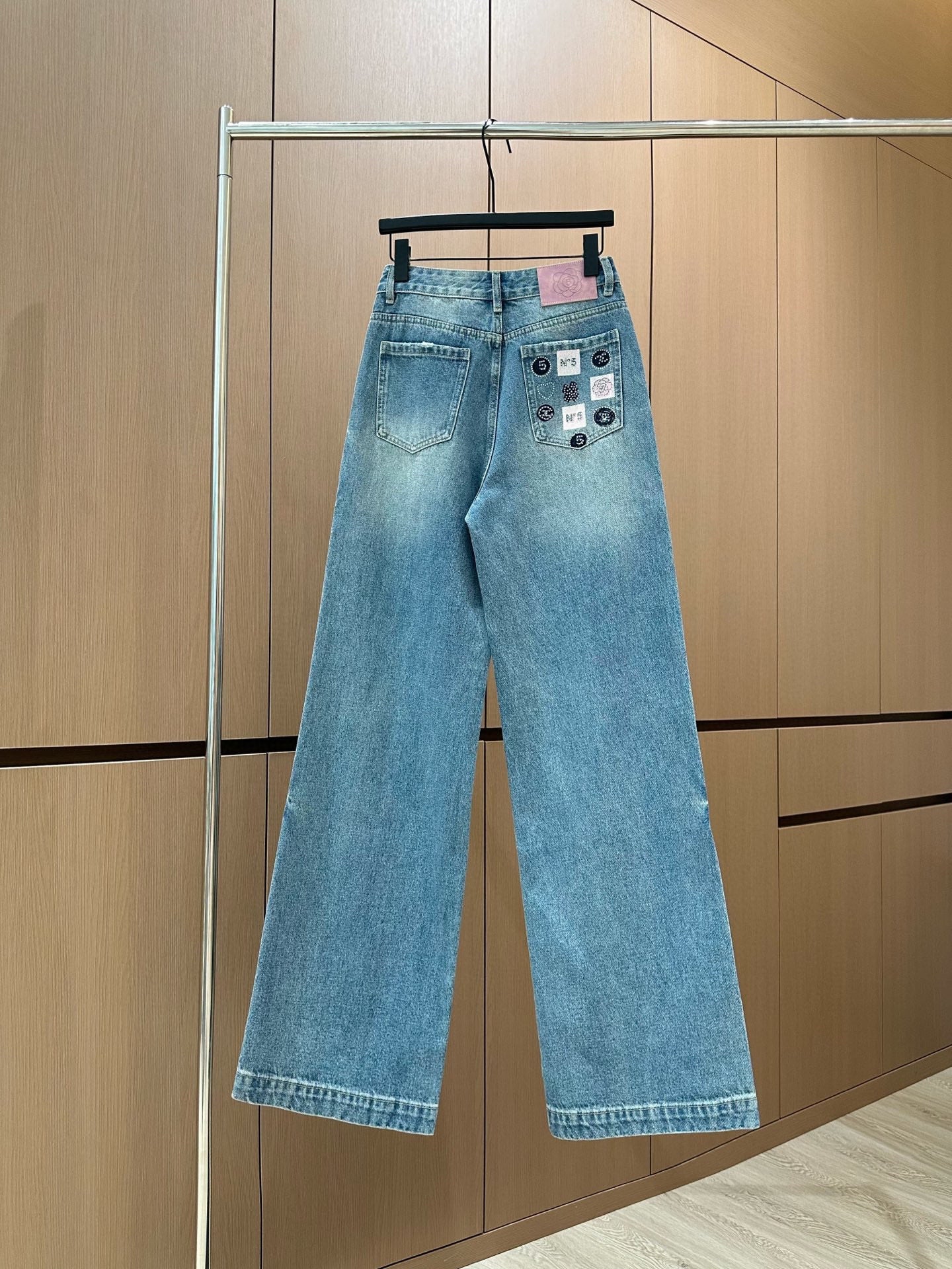 Hot-fix rhinestone jeans