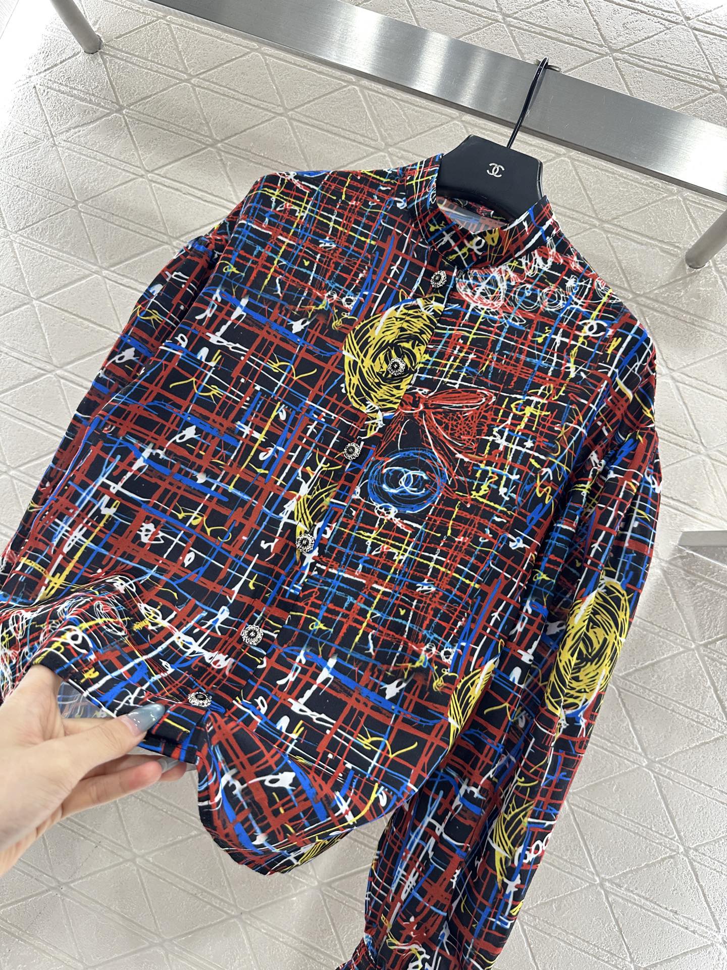 Printed lantern sleeve shirt