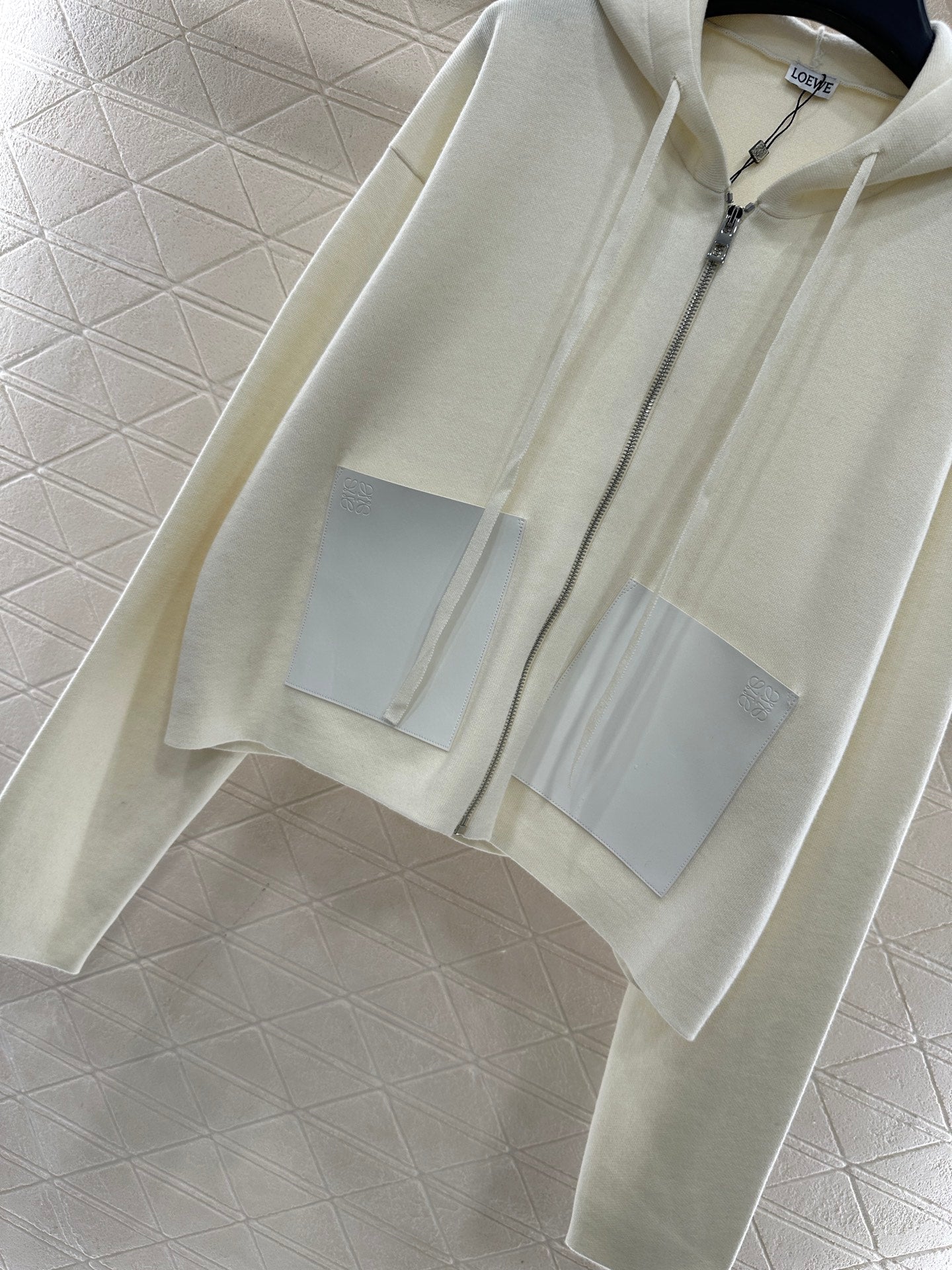 Hooded zip-up cowhide pocket wool coat