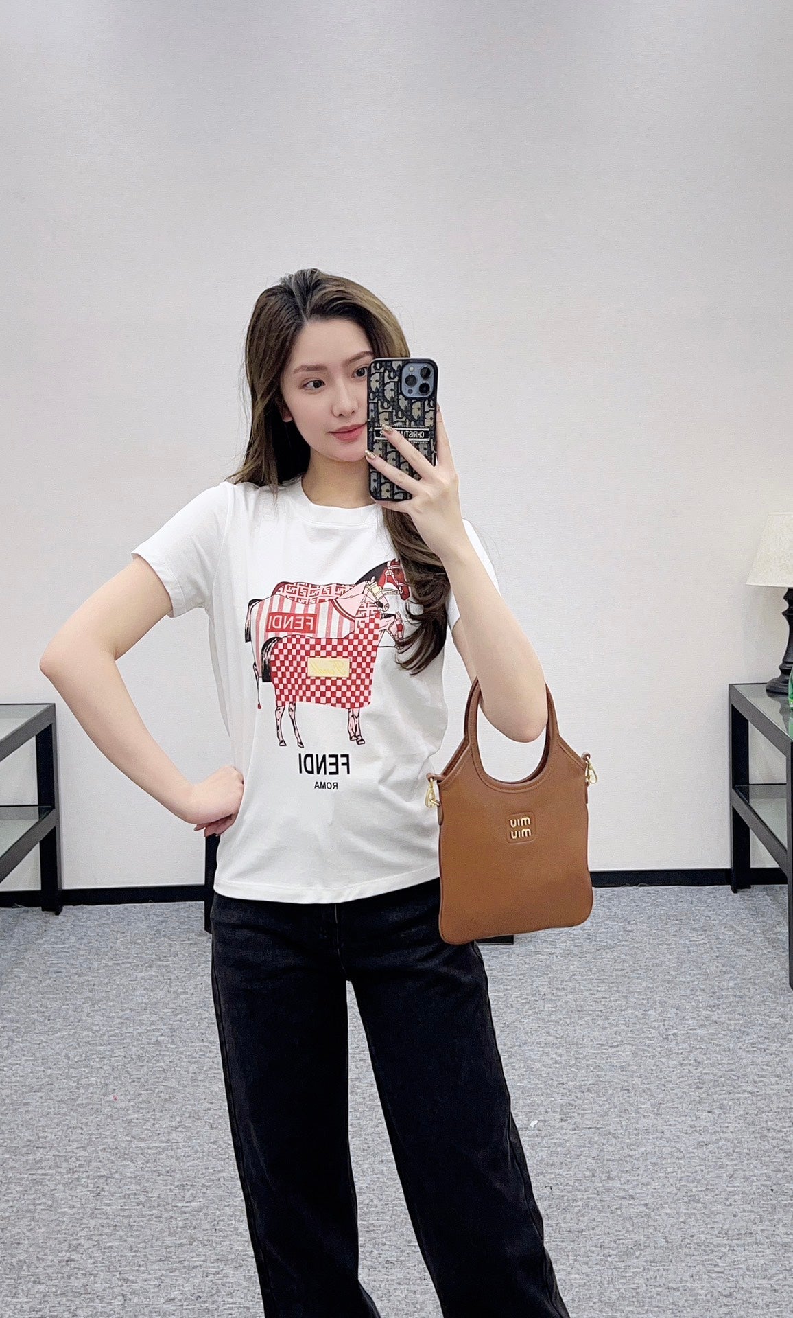 Round neck horse racing print short-sleeved shirt