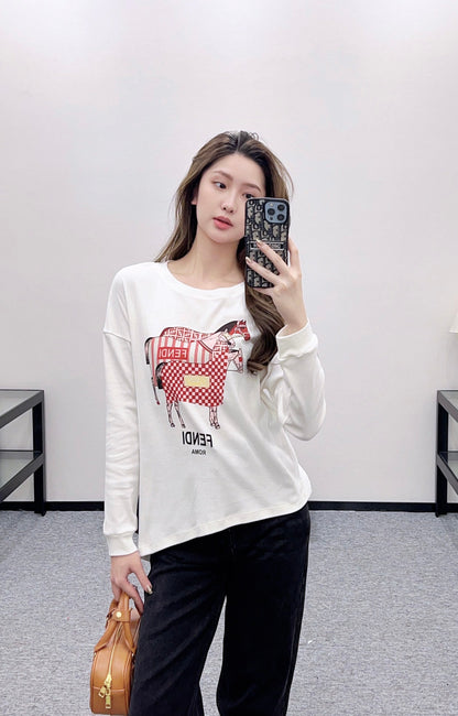 Round neck horse print long sleeve