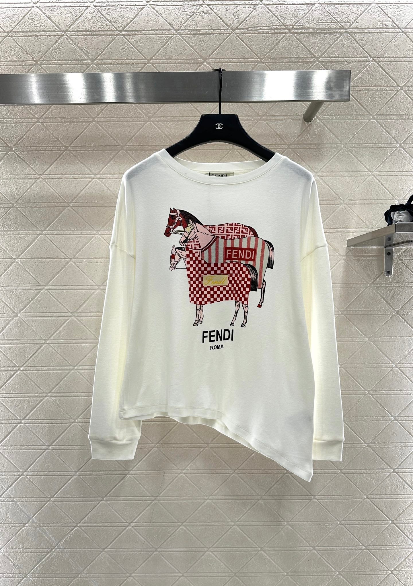 Round neck horse print long sleeve