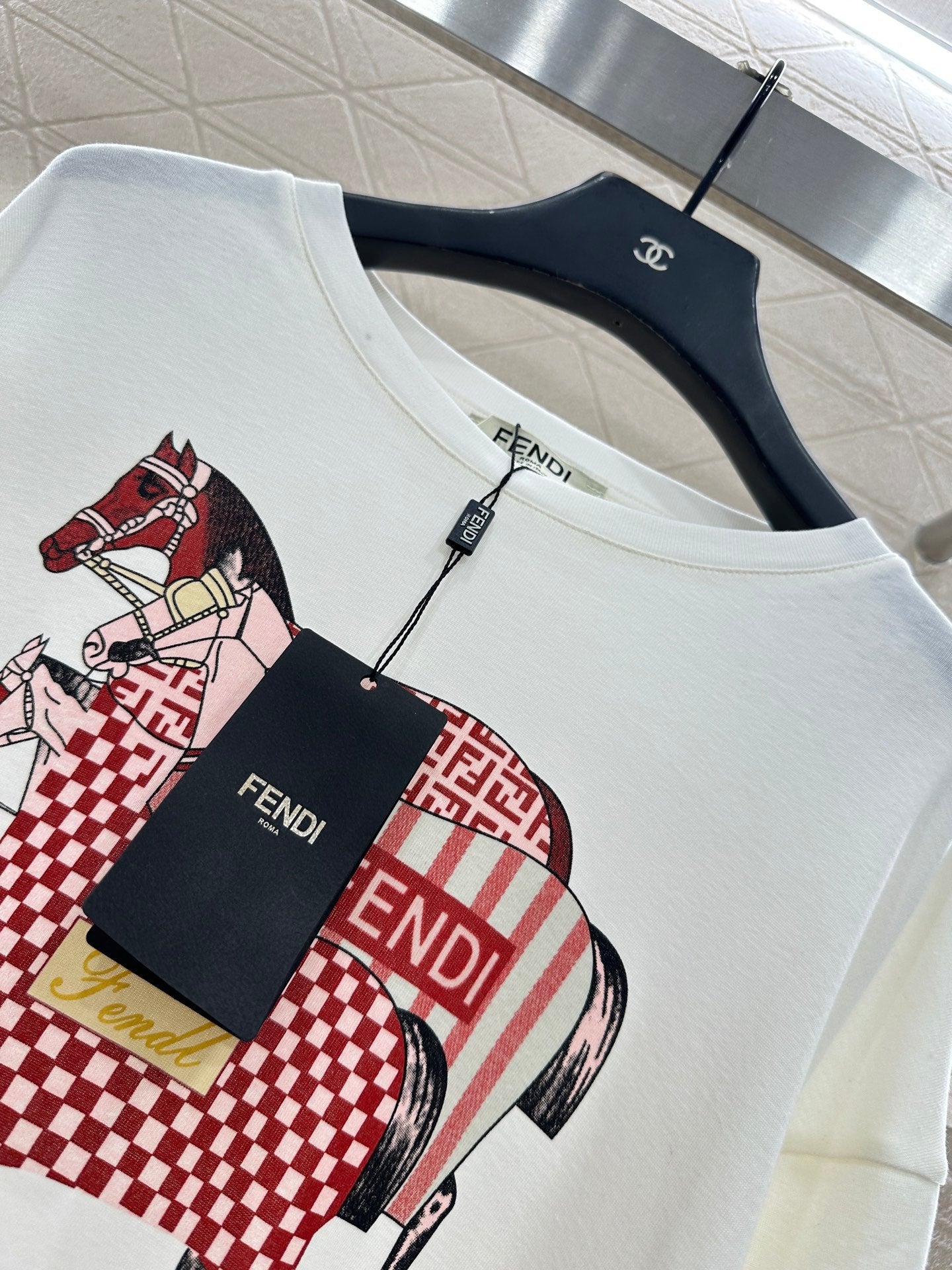 Round neck horse print long sleeve