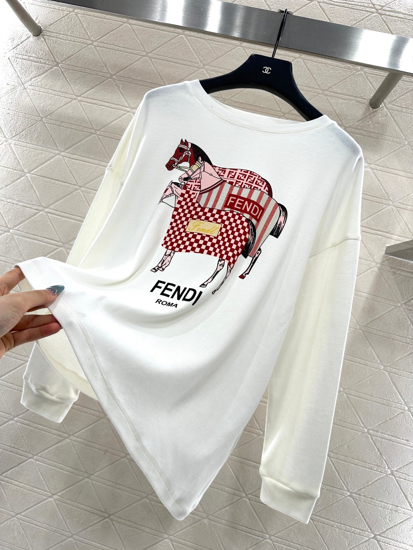 Round neck horse print long sleeve