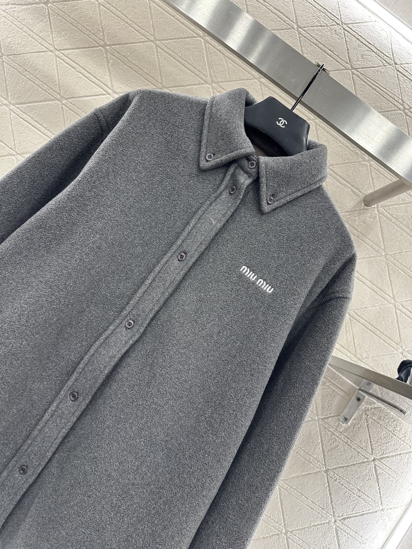 Collared wool cardigan