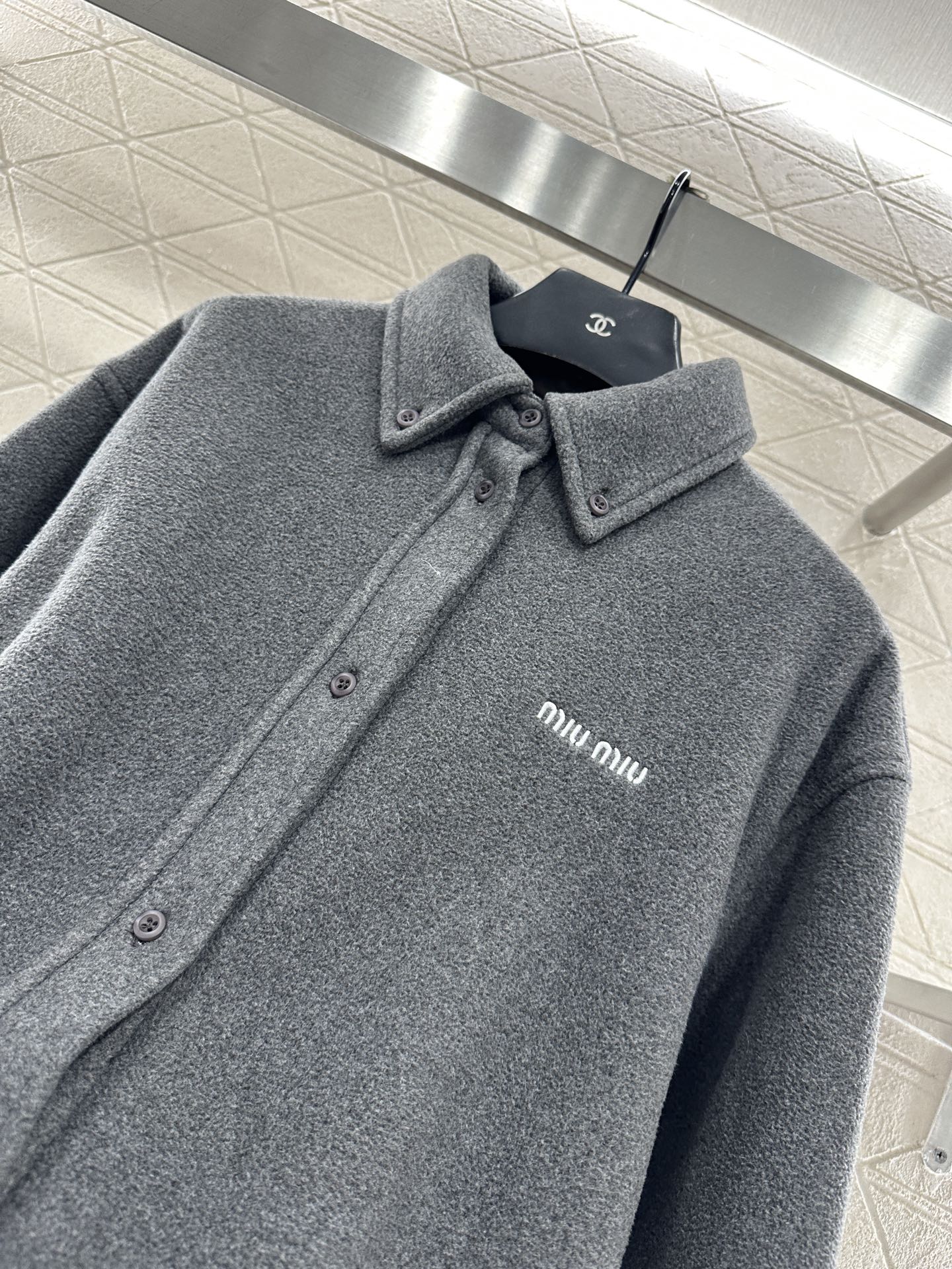 Collared wool cardigan