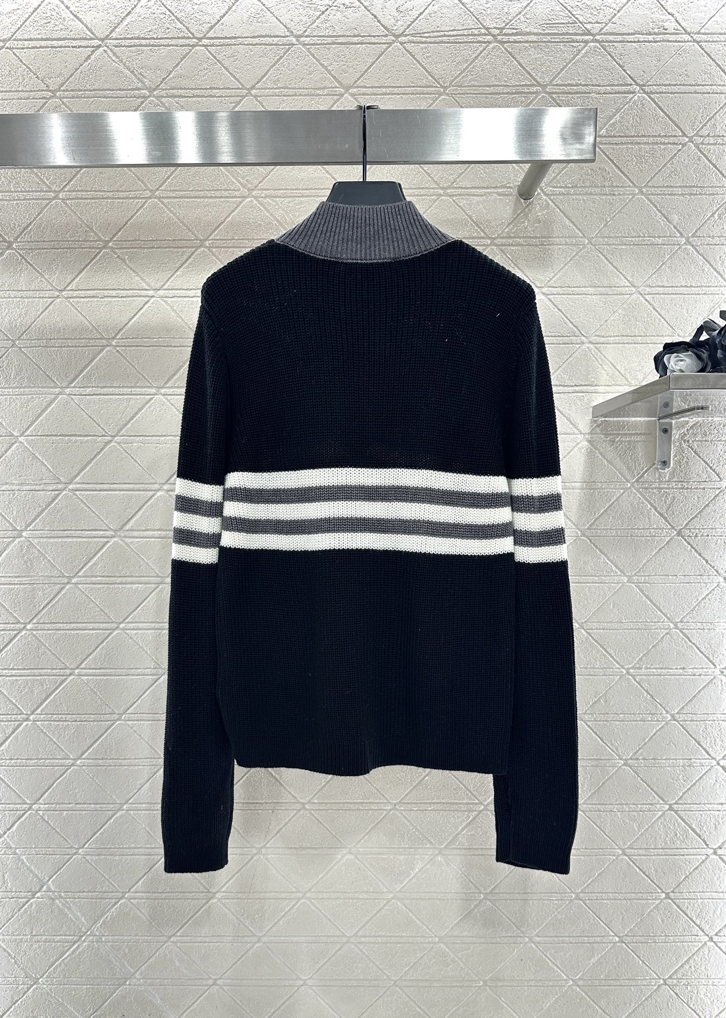 High-neck knitted wool long-sleeved top