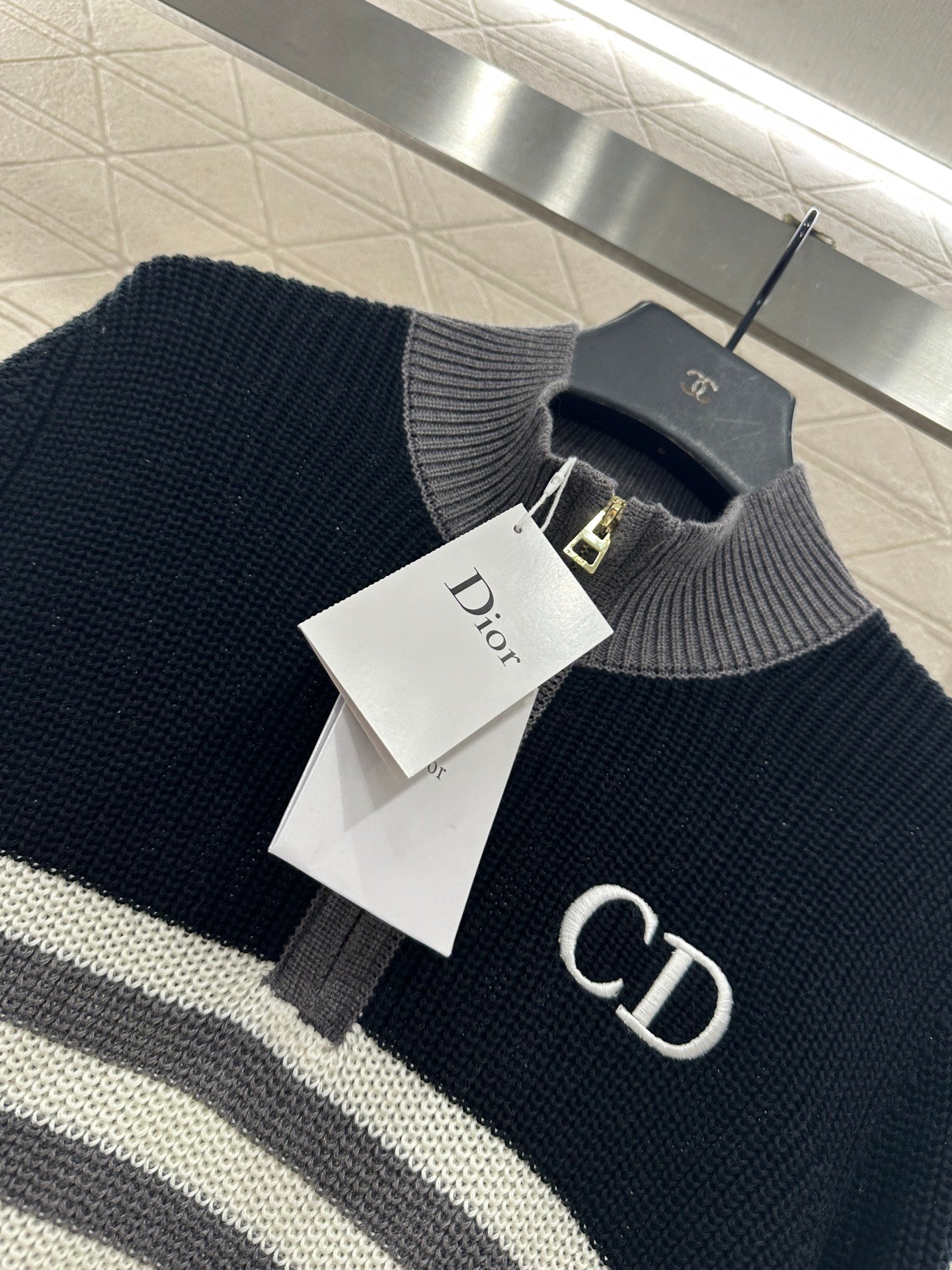 High-neck knitted wool long-sleeved top