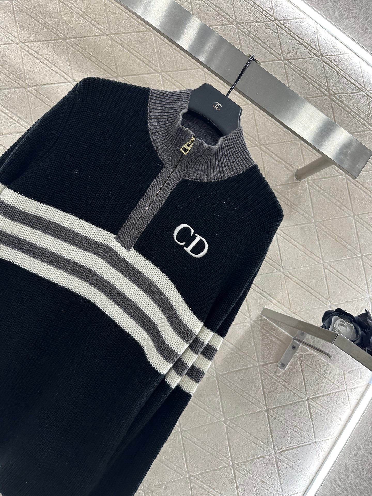 High-neck knitted wool long-sleeved top